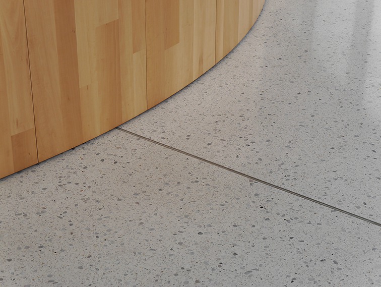 Geschliffener Beton – Terrazzoqualitäten an Böden und Wänden - Deutsche