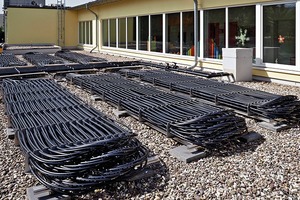  Die Absorbertechnik auf dem Flachdach dient zur Regeneration des Eisspeichers 