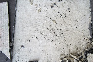  Schäden bei der Verlegung von großformatigen Feinsteinzeugfliesen auf Calciumsulfat-Fließestrichen 