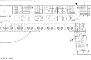  Erdgeschoss, M 1 : 500↓	1	Empfang	2	Lobby	3	Konferenz	4	Bibliothek	5	Gastraum	6	Club	7	Vorbereitungsküche	8	Garderobe/ Schließfächer	9	Coffee Point	10	Postannahme	11	Hausmeister, Fahrer, Bote	12	Besprechung	13	Copy	14	Activ room	15	Druckerei	16	IT-Gruppenbüro, inkl. Lager	17	Rückzug 