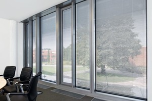  Sonnenschutzrollo in die Fassade integriert, Schüco System CTB integriert FWs 50 Fassade 