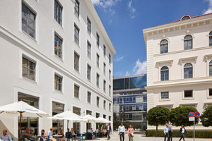  Blick vom Wittelsbacher Platz, rechts das Palais Ludwig Ferdinand 