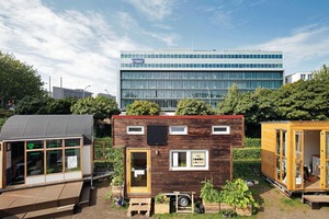  Tiny Houses (v. l.): „35KubikHeimat”, „Tiny Tea House”, „New Work Studio“, „Holly Foods House”, „Projektcafé Grundeinkommen”, „Tiny100”, „Tiny House Summer School” und „House of Tiny Systems”  