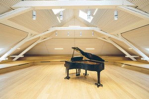  Unter dem historischen Walmdach der Volksschule wurden die Räume für die Musikschule akustisch und energetisch ertüchtigt 