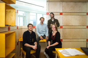  Timo Stürmer, Max Salzberger, André Luft, Klara Keller im „Randomize Box/Co-Working Space“ 