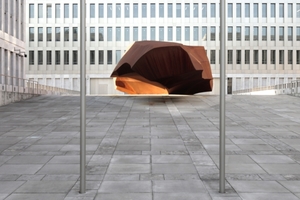  Kunst im BND-Bau: die Kortenstahl-Kunst von Stefan Sous; BND-Präsident Dr. Bruno Kahl und Architekt Jan Kleihues; Südwestansicht über Südpanke Park 