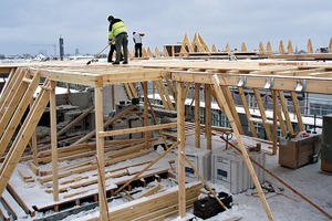  Der Architekt entschied sich, eine komplett neue Tragkonstruktion für das Dach zu errichten.  