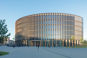  Das neue Rathaus Freiburg mit Bürgerservicezentrum im Erdgeschoss 