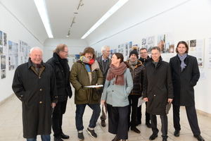  Die Jury v.l.: Gerhard Hausladen, Burkhard Fröhlich, Peter Cachola Schmal, Hermann Seeberger, Anne-Julchen Bernhardt, Stephan Engelsmann, Benedikt Schulz, Ernst Uhing, Matthias Fuchs 