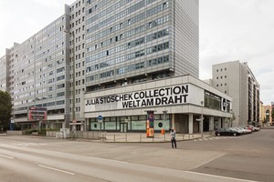  Das Gebäude des Tschechischen Museums in der Leipziger Straße wurde in den Jahren nach 1969 als Teil eines städtebaulichen Großprojekts der DDR unter der Leitung des Kollektivs Werner Straßenmeier (Hochbau) errichtet  