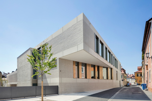  Aussenansicht_Maria-Ward-Schule_Architekten_PECK.DAAM Architekten_Muechen_DBZ-DeutscheBauZeitschrift 