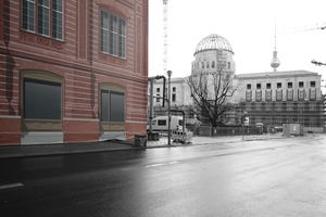  Links denkt man noch, rechts ist bald alles fertig gebaut. Ob beides zusammen geht in Zukunft? 