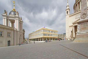  Die geräumte und von Schadstoffen gereinigte FH zwischen Schloss und Kirche wird aktuell abgerissen 