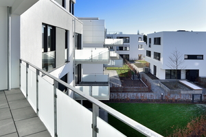  Die dreigeschossigen Gebäude mit zurückgesetzten Staffelgeschossen verfügen über großzügige Balkone, Loggien und Dachterrassen<br /> 