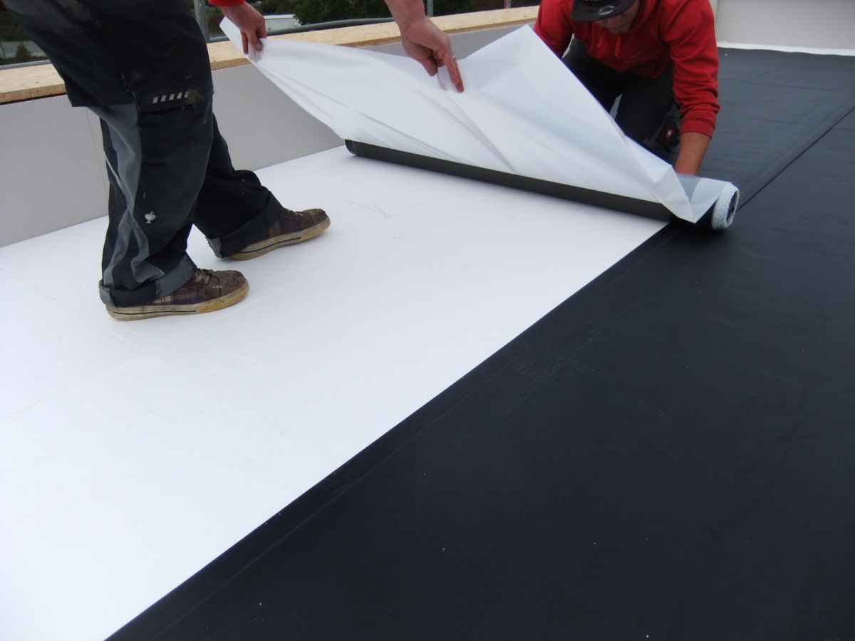 Selbstklebende Dachpappe Ja funktioniert Dachbahn selbstklebend