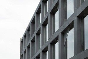  Glasfaserbeton-Elemente von Rieder an der Fassade des 27E in Amsterdam  