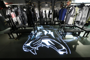  Glas-Voll-LED-Videofussboden Lumiflex, Retail 