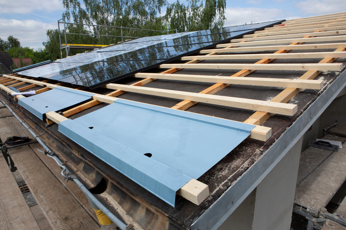 Indach-Lösung für Photovoltaik - Deutsche BauZeitschrift