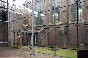  Abb. 8: Fassade der Prinsenhof Glass Hall, Delft (Architekt Mick Eekhout). Die 1997 realisierte Glasfassade ist die erste Doppelglasfassade mit geklebten Quattro-Steckverbindern 