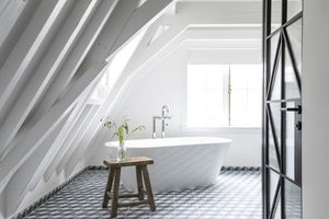  Badezimmer Kimpton DeWitt: Design Türgriff ER28 in Kosmos Schwarz im Kimpton DeWitt Hotel in Amsterdam 