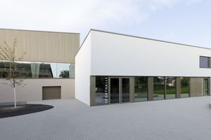  drei Architekten_Sportzentrum Althengstett_Schulhof 