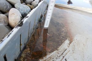  Bild 3: Wasserpfütze auf der Metalldeckung 