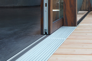  Für ein ausgesprochen wertiges Erscheinungsbild sorgen die beiden Gitterrostdesigns CUBE drain und STYLE drain, die die Optik des Elements zusätzlich aufwerten.  