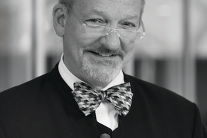  Dr. Chris Luebkemanist Fellow und Global Director bei Arup. Zu Arup kam er 1999 als Co-Direktor für Forschung und Entwicklung. Hier bildete er das „Foresight, Innovation und Incubation Team“, das sich zu seiner heutigen Form als „Foresight + Research + Innovation“ entwickelt hat.www.driversofchange.com 