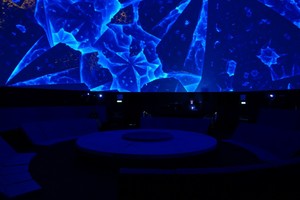 Es können bis zu 200 Personen im klimatisierbaren&nbsp; InfinityDome Platz finden 