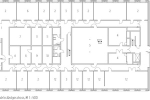  Grundriss Erdgeschoss, M 1 : 500 	1	Foyer	2	 Labor	3	Büro	4	Technik	5	Versuchshalle „Aerosolkammer“	6	Labor „Nebelkammer“	7	Kühlraum	8	Reinraumlabor	9	Reinraumschleuse	10	Wiegeraum	11	Lager	12	Laserlabor  