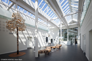  Nachhaltiges Design für mehr Verantwortung und Wohlbefinden: Das Green Solution House in Dänemark mit Atrium-Sattellichtband  