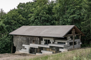  Architekt Peter Haimerl war, als er das Haus zum ersten Mal sah, sofort begeistert. Obwohl es unter Denkmalschutz stand, war es zum Abriss freigegeben 