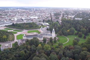  Städtische Park- oder Waldflächen wie z. B. im Karlsruher Schlossgarten werden für ein gutes Stadtklima immer wichtiger 