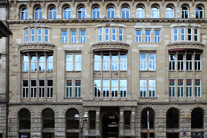  Hinter alter Fassade ganz neu: Das Bucerius Forum, jetzt Alter Wall, Hamburg 