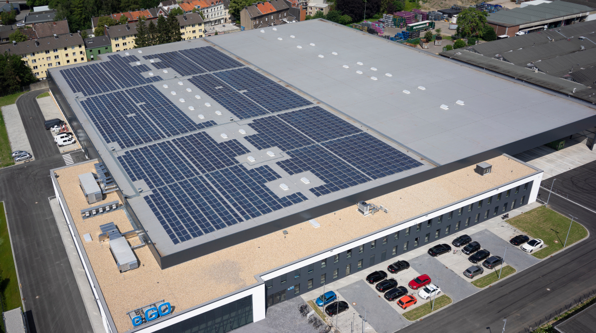 Universell einsetzbare Dachbahn - Deutsche BauZeitschrift