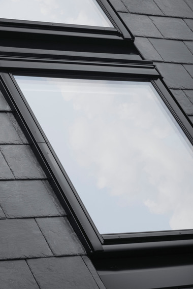 Schwingfenster Black von Velux