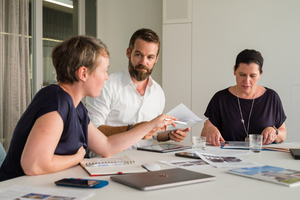  v.l.: Sarah Centgraf, Knut Stockhusen, Katja Reich bei sbp in Stuttgart 