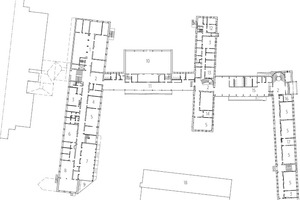  Erdgeschoss, M 1 : 1 2501	  Schulleitung/-verwaltung2 	 Haupttreppenhaus/Windfang3 	 Lehrerzimmer4	  Teeküche5	  Klassenraum6 	 Bäckerei7	  Lehrrestaurant „Unartig“8	  Lehrküche9	  Terrasse10	Turnhalle11 	Flur12	 Wohntrakt13	 Bibliothek14	 Medien15 	Pausengang16 Hausmeister17	 Lehrmittelraum18 Sporthalle 