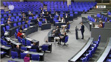 Deutscher-Bundestag-Regelungen-zu-Planungs-und-Genehmigungsverfahren.jpg