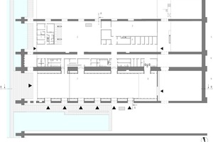  Grundriss, M 1 : 750	1	Büroräume	2	Tribüne	3	Lager	4	Technikräume	5	Halle 13	6	Funktionsräume für den Veranstaltungssaal	7	Veranstaltungssaal 	8	Bühne	9	Halle 12 