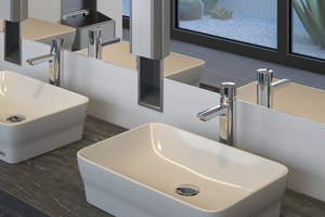 Die neuen QUADROtop Aufsatzwaschtische fügen sich in Kombination mit den erhöhten F5 Wascharmaturen harmonisch in den Raum ein. Die dezenten, weißen Frontflächen der EXOS-Accessoires unterstützen die minimalistische Raumwirkung. 