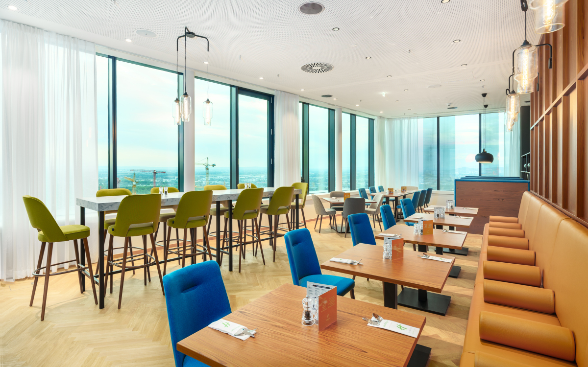 Holiday Inn Vienna South - Deutsche BauZeitschrift