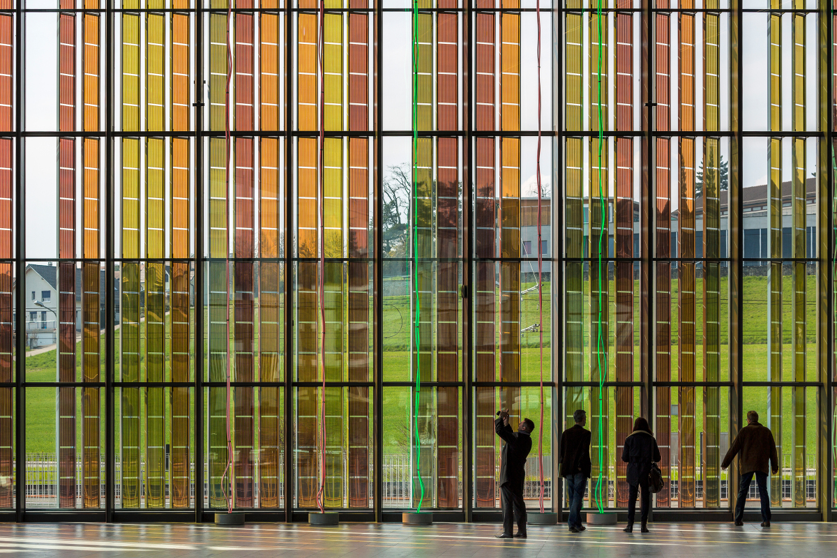  Gratzel-Zellen an der Westfassade des Kongresszentrums der Ecole Polytechnique Fédérale de Lausanne (EPFL)