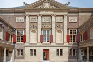  Die helle Farbe der Ornamente am bestehenden Museumsbau diente als Vorlage für den Ziegelstein D190, der an der Fassade des neuen Erweiterungsbaus verwendet wird 