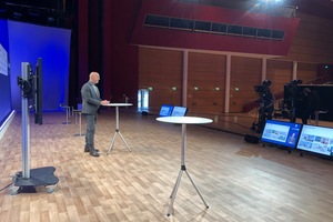  Die TeilnehmerInnen blieben meist konstant im Konferenzprogramm anwesend, das 31 Foren bot, in denen rund 150 ExpertInnen Einblicke in die oben genannten Trendthemen gaben 