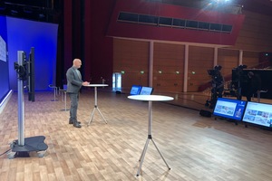  Die TeilnehmerInnen blieben meist konstant im Konferenzprogramm anwesend, das 31 Foren bot, in denen rund 150 ExpertInnen Einblicke in die oben genannten Trendthemen gaben 