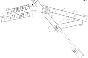  Grundriss Erdgeschoss, M 1 : 1 250	1	Eingang	2	Foyer	3	Empfang	4	Shop	5	Ausgang Schneeschuhe	6	Gastraum	7	Terrasse	8	Garderobe	9	Zugang Funktionsräume öffentlich	10	Kino	11	Start Rundgang Dauerausstellung	12	Dauerausstellung Riegel A – Thema Todholz	13	Luftraum	14	Dauerausstellung Riegel B – Thema Jahreszeiten	15	Dauerausstellung Riegel C – Thema Wurzelbereich Wald	16	Ende Rundgang Dauerausstellung	17	Wechselausstellung	18	Skywalk	19	Turm Skywalk (Aussichtsplattform)	20	Küche	21	Zugang Funktionsräume intern	22	Hausmeister	23	Technik	24	Garage	25	Werkstätten 