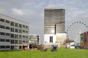  Links Parkhaus, rechts Riesenrad: Dort soll einmal das Konzerthaus stehen 