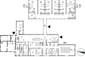  Erdgeschoss, M 1 : 750↓	1	 Eingang/ Flur	2	Gemeinschaftsraum/ Wohnzimmer	3	 Abstellraum	4	 Küche	5	 Hauswirtschaftsraum/ Vorratskammer	6 	Empfangsraum	7	 Besprechungsraum	8 	Büro Koordinator	9 	Andachtsraum/ Aufbewahrungsraum	10	 Garderobe	11	 Verbindungsgang	12 	Nachtwacheraum	13	 Wohnungen/ Gäste	14	 Technikraum/ Haustechnik	15 	Sprechzimmer	16 	Vorraum	17	 Waschraum/ Küche	18	 Multifunktionsraum 