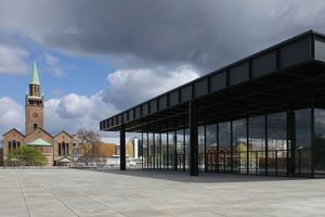  Südwestecke noch mit Blick auf Kirche und die Scharoun-Bauten 